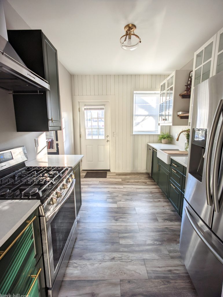 Elevate Your Kitchen with Gold Hardware and Stainless Steel Appliances