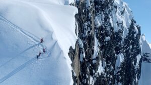 Valdez Heli Ski Guides: Navigating Ski Adventures
